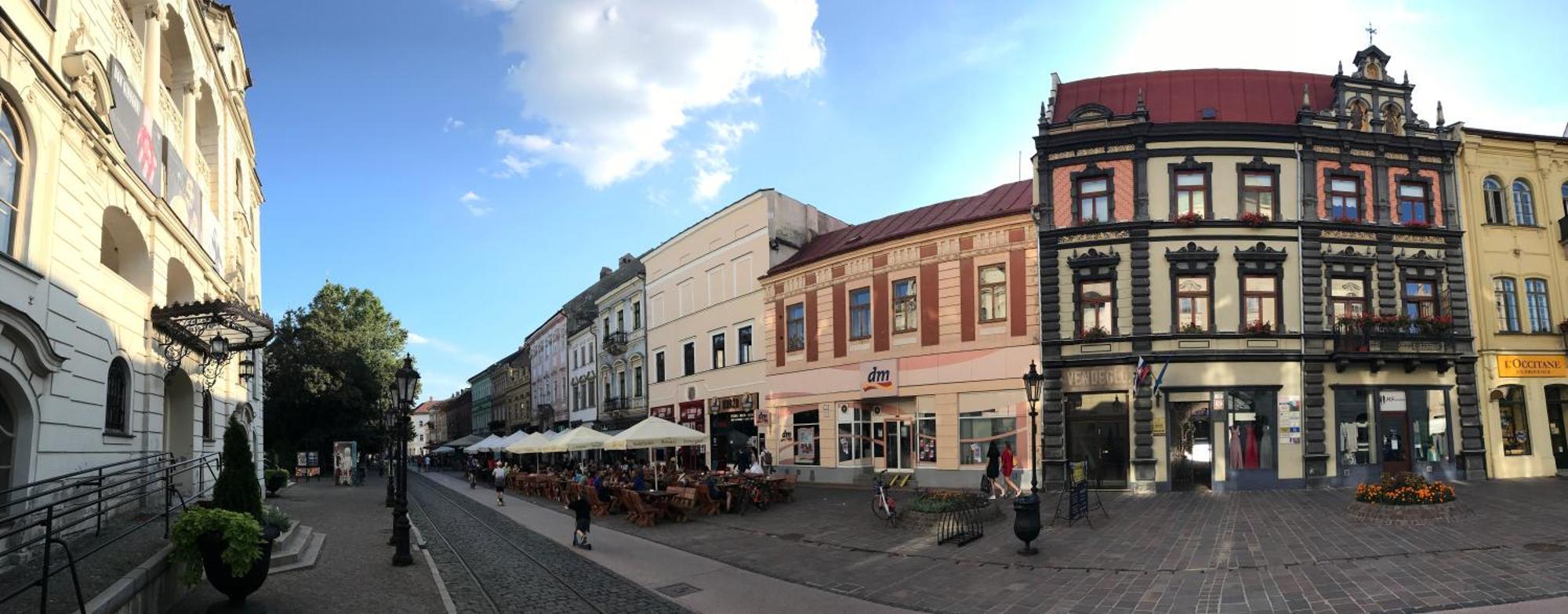 E2 Luxury Oldtown Apt - 2X Parking, Foodstore, Pcscreen, Netflix, Unlimited Music, Crib, Babychair, Fastwifi, Aircon Košice Esterno foto